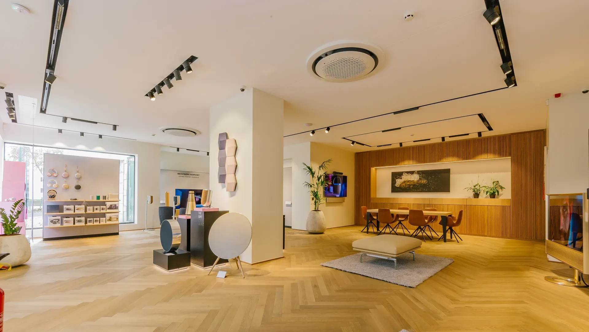 Bang & Olufsen